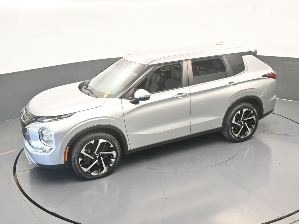 Used 2022 Alloy Silver Metallic Mitsubishi SE image 58