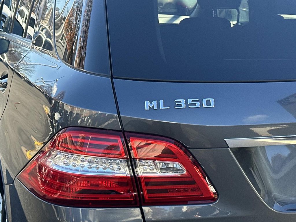 Thumbnail: 2012 Mercedes-Benz M-Class - 10