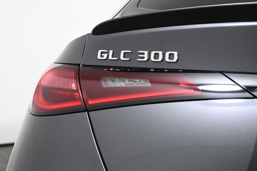 2025 Mercedes-Benz GLC 300 12