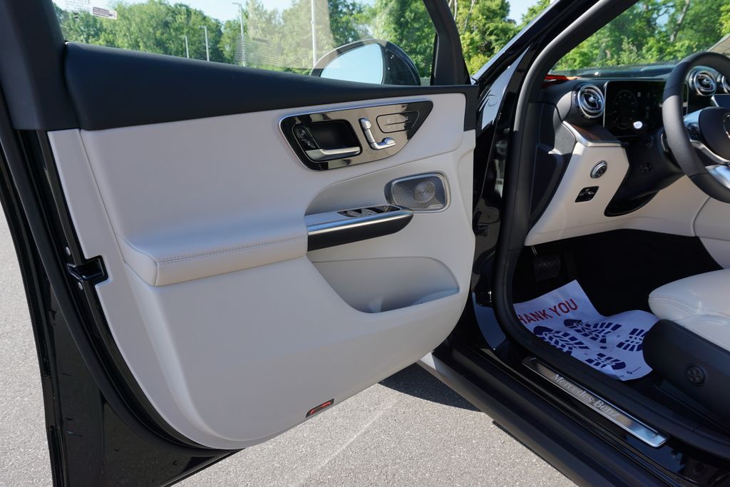 2025 Mercedes-Benz GLC 350 19