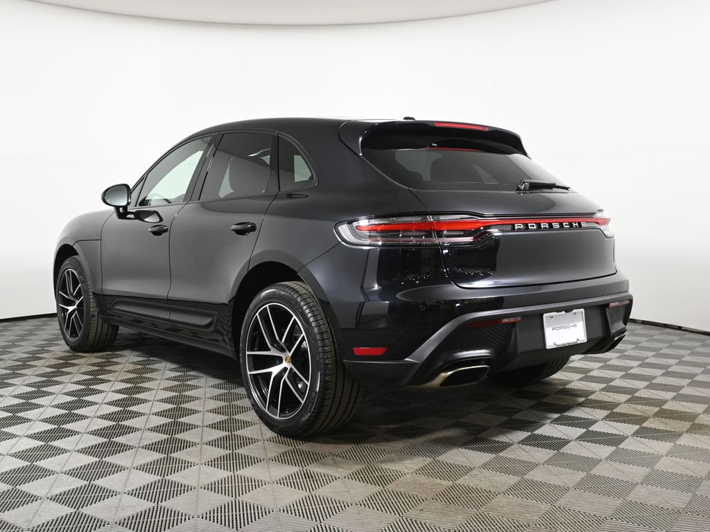 Thumbnail: 2022 Porsche Macan - 3