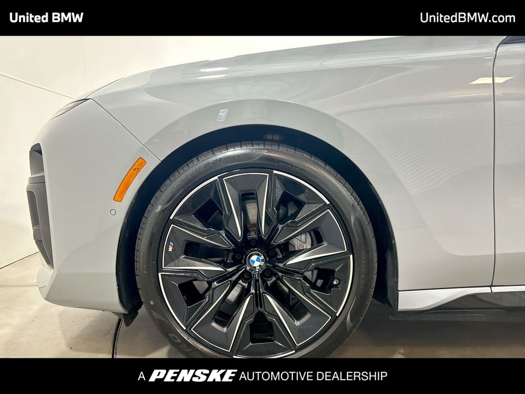 2023 BMW i7 xDrive60 10
