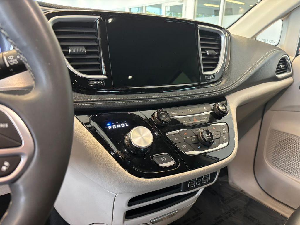 2023 Chrysler Pacifica Hybrid Touring L