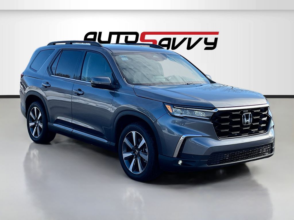 2025 Honda Pilot Touring AWD's photo