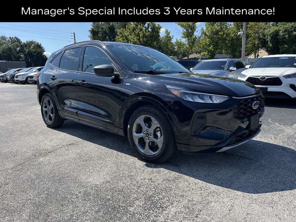 2023 Ford Escape ST-Line 2