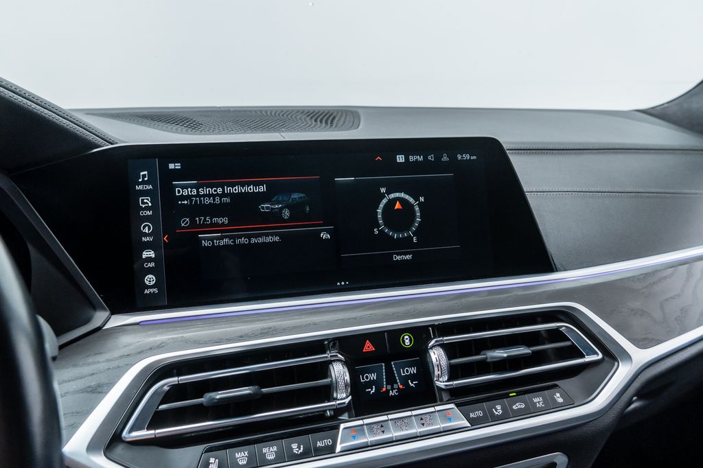 Used 2022 Black BMW M50i image 16