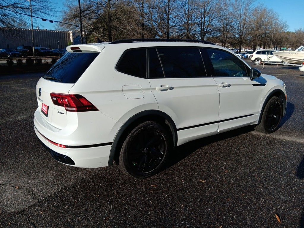 2024 Volkswagen Tiguan 2.0T SE R-Line Black 5