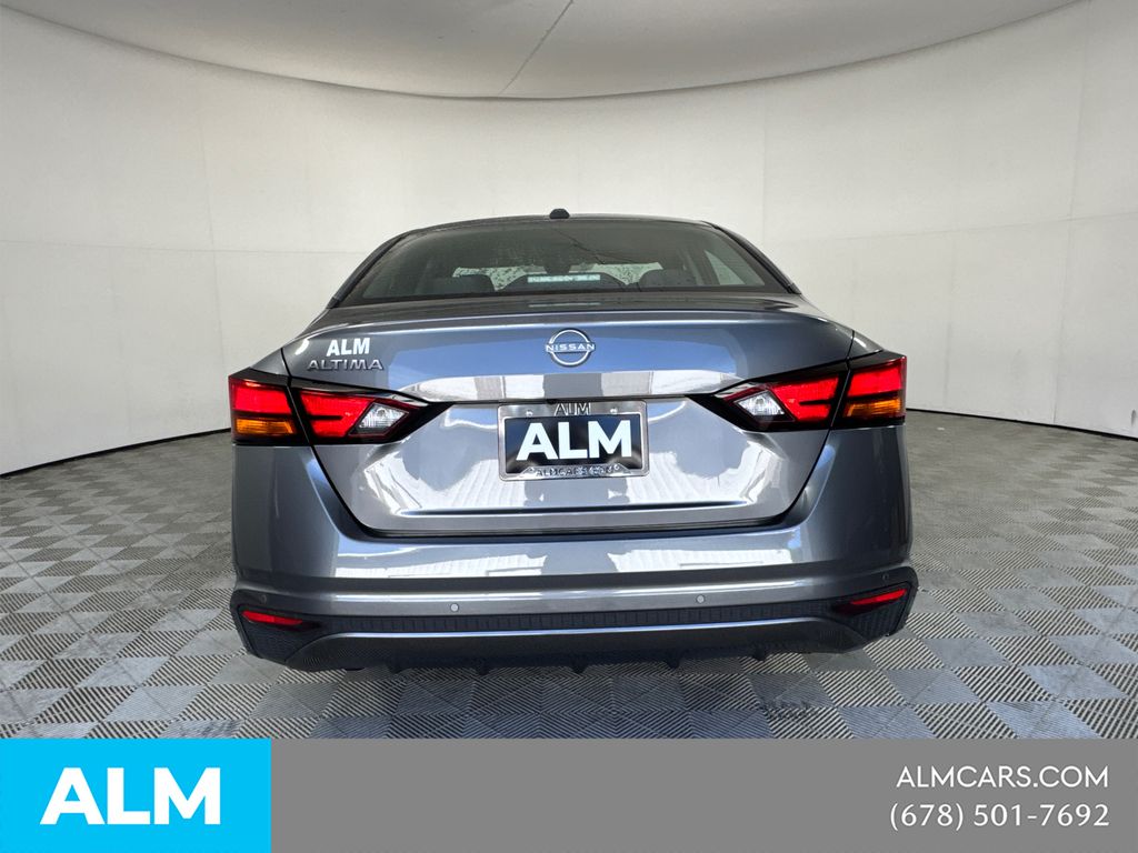 Used 2025 Gray Nissan 2.5 SV image 8