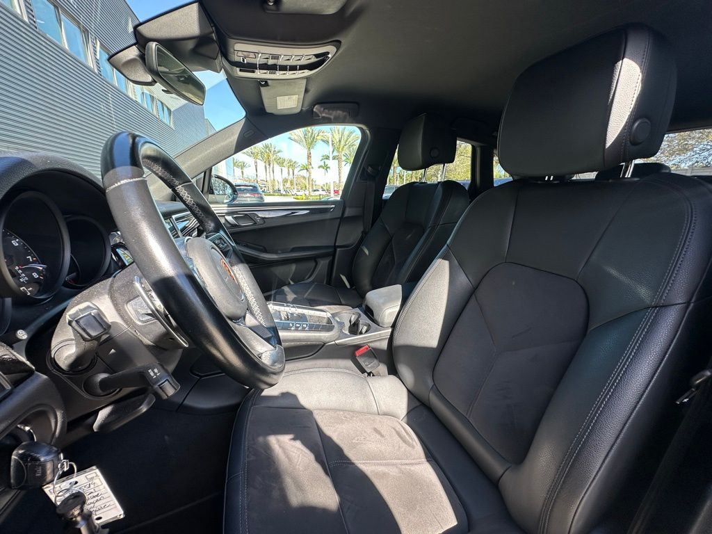 Thumbnail: 2021 Porsche Macan - 5