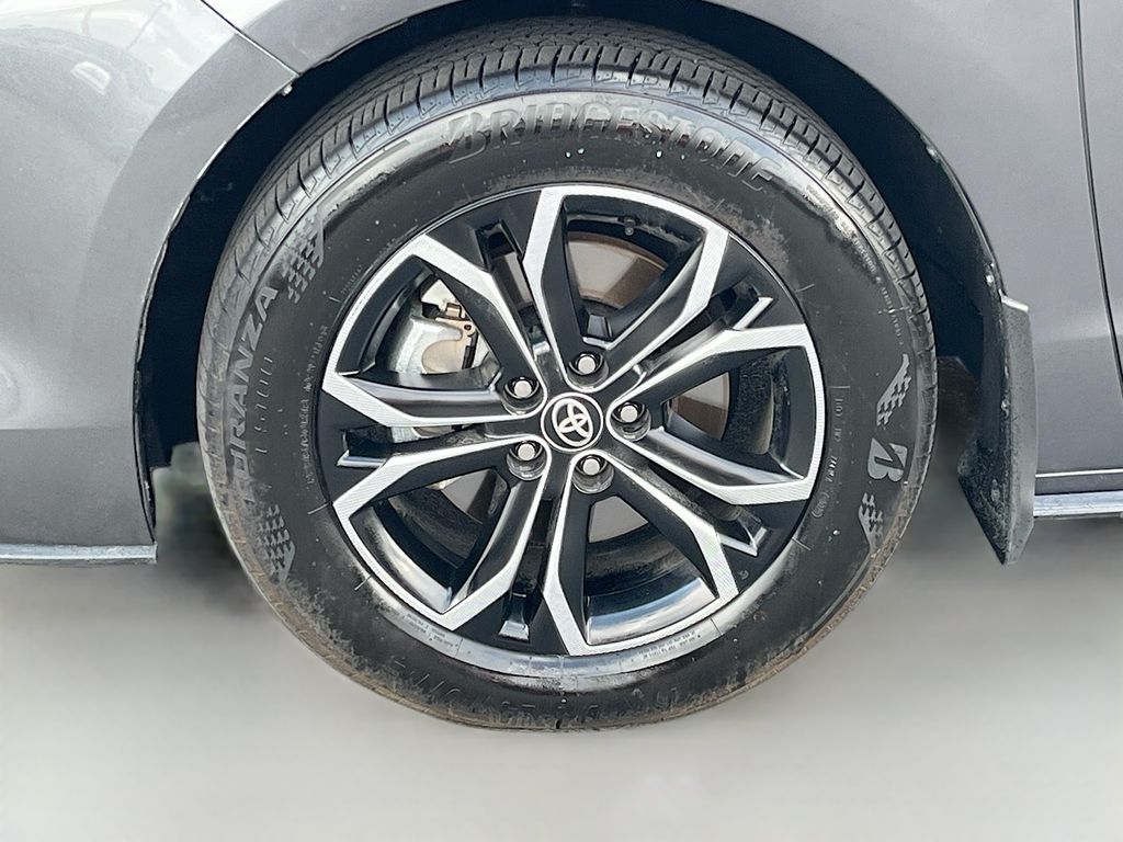 Used 2025 Magnetic Gray Metallic Toyota Platinum image 34
