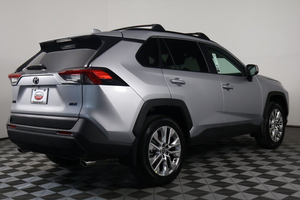 2025 Toyota RAV4 XLE Premium 2