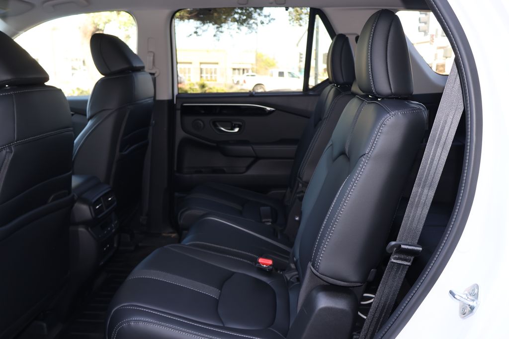 2025 Honda Pilot Touring 11