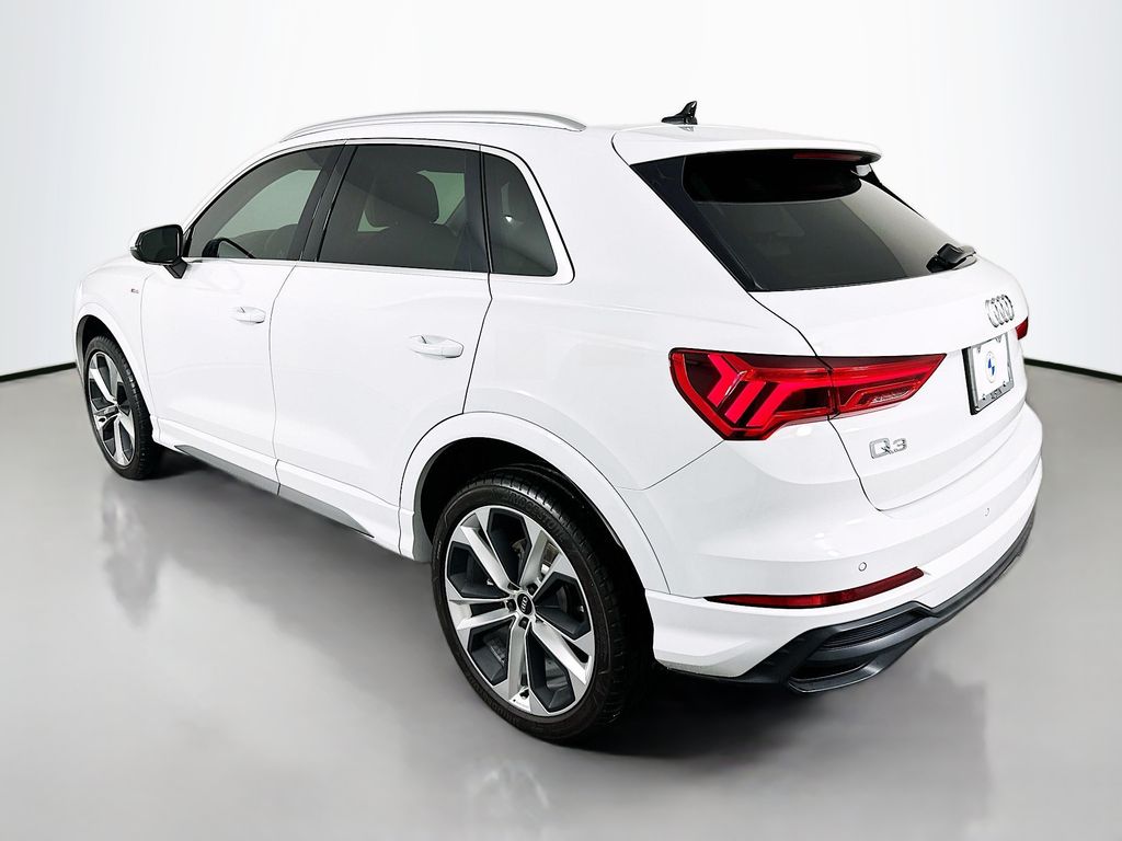 Thumbnail: 2021 Audi Q3 - 7
