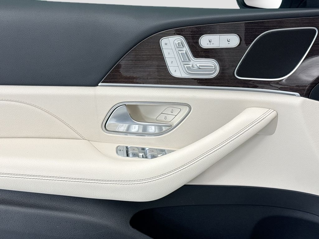 Thumbnail: 2025 Mercedes-Benz GLE - 22