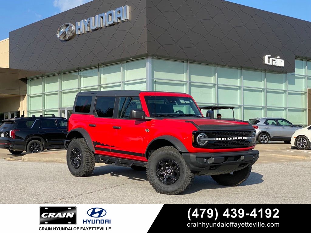 Race Red 2022 Ford Bronco SUV / Crossover Four-Wheel Drive Automatic