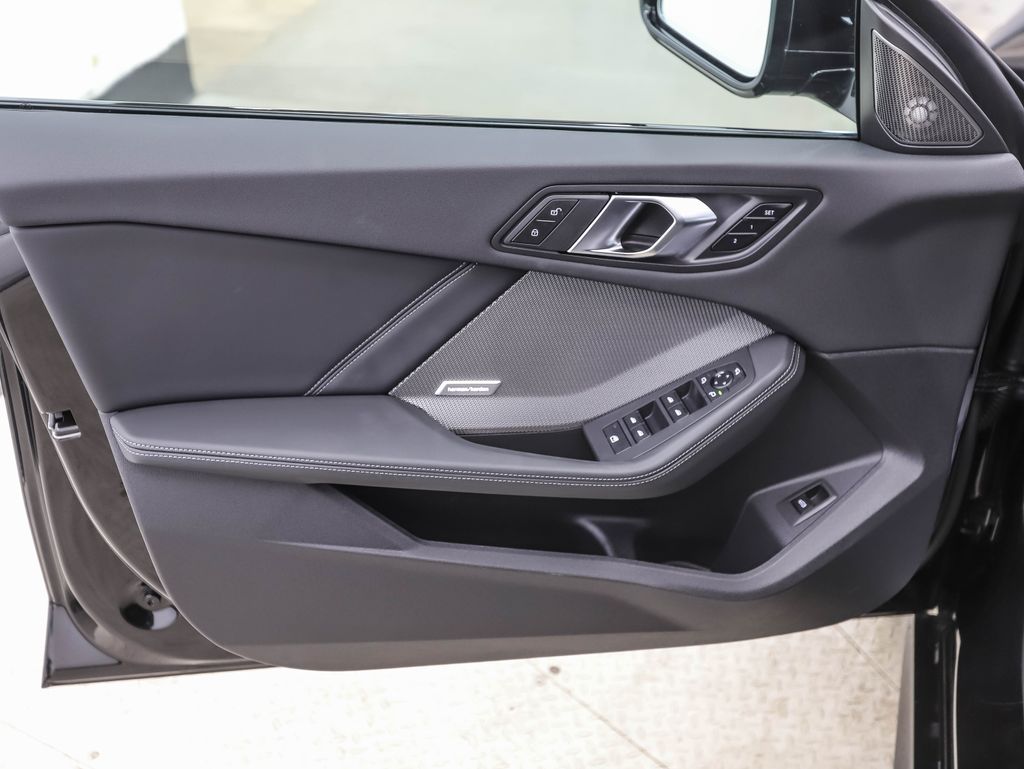 Thumbnail: 2025 BMW 2 Series - 9