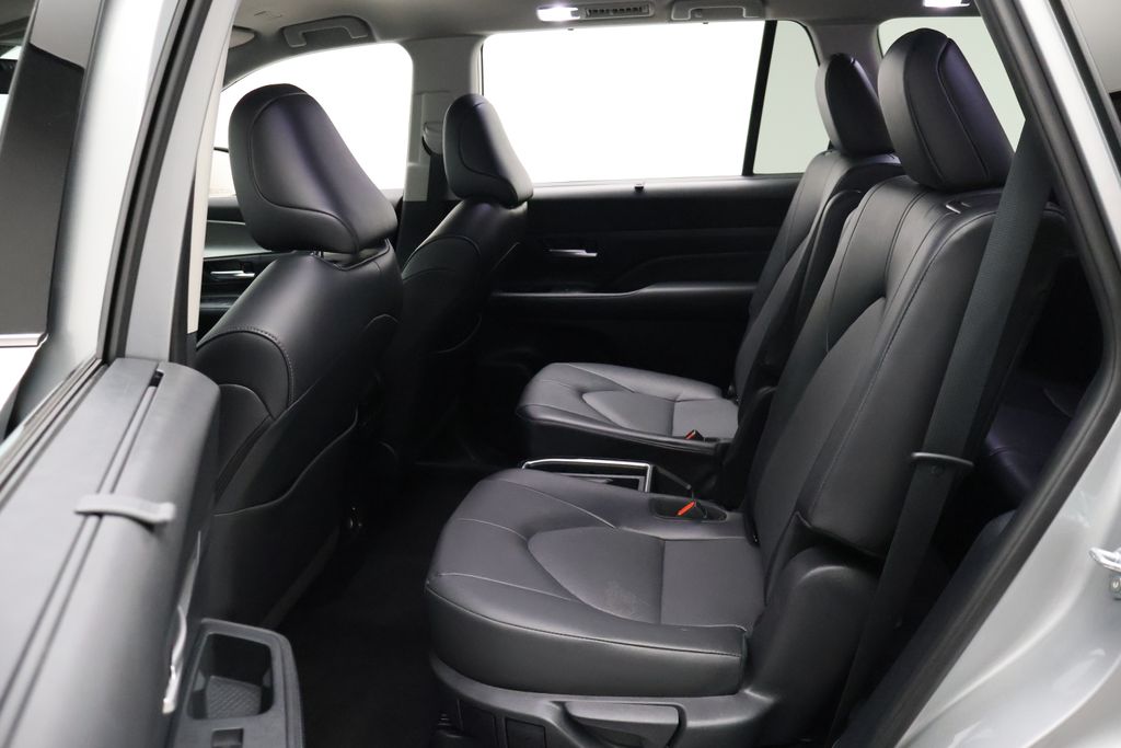 Thumbnail: 2025 Toyota Grand Highlander - 19