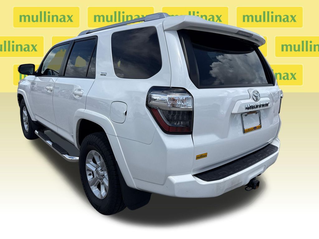 Used 2016 White Toyota SR5 Premium image 9