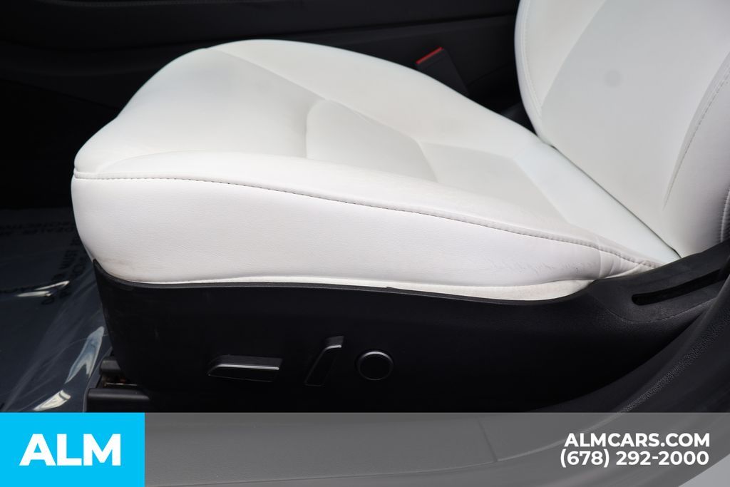 Used 2022 White Tesla Base image 12