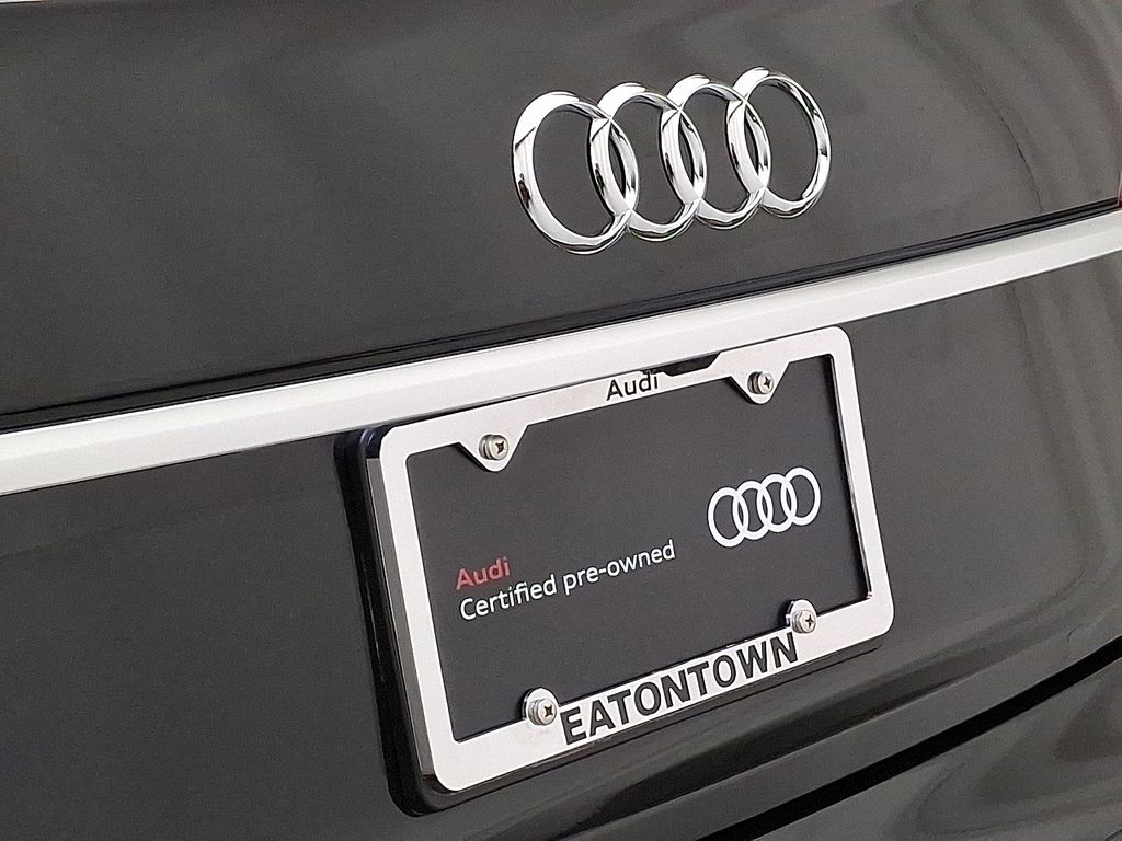 Thumbnail: 2024 Audi SQ5 - 30