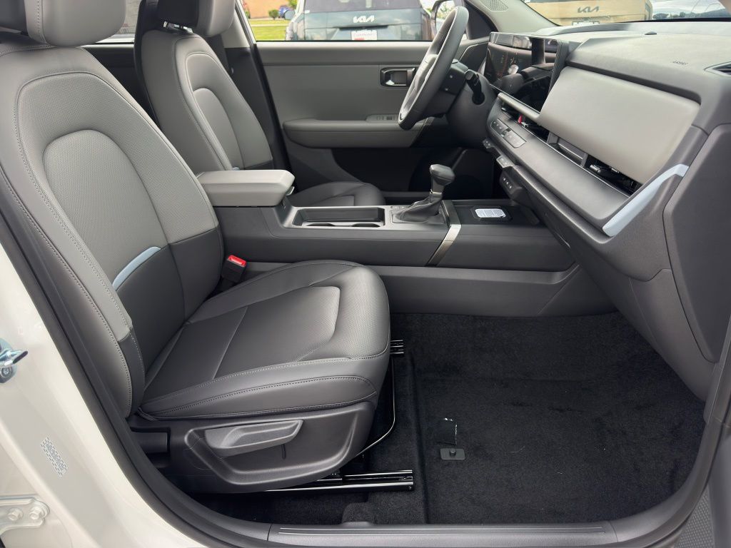 2027 Kia Seltos EX White at Shottenkirk Kia Fort Bend
