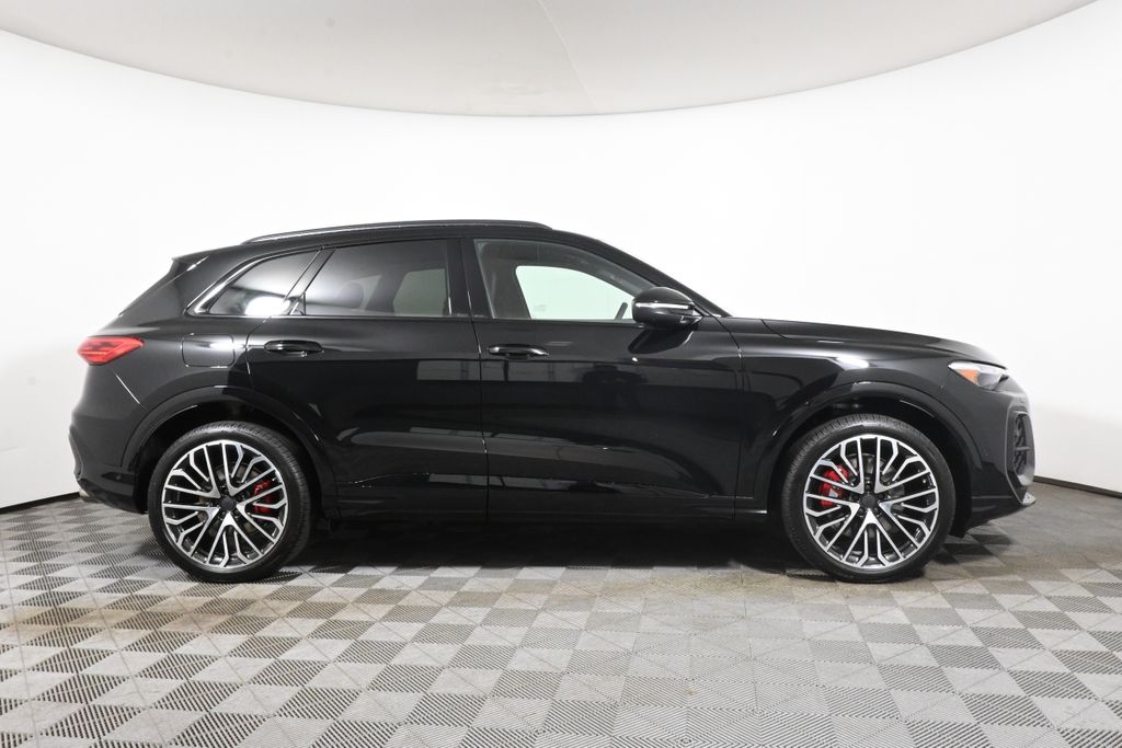 Thumbnail: 2026 Audi SQ5 - 8