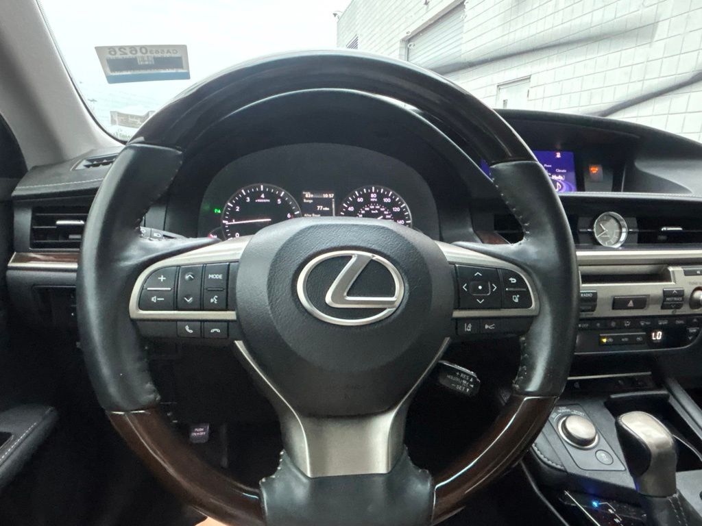 Used 2017 Lexus ES Sedan