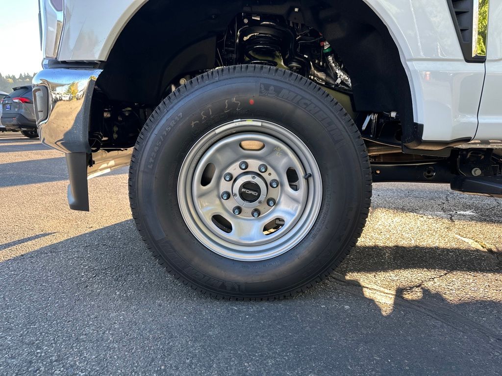 New 2026 Ford Super Duty F-250 Regular Cab 8' Box XL