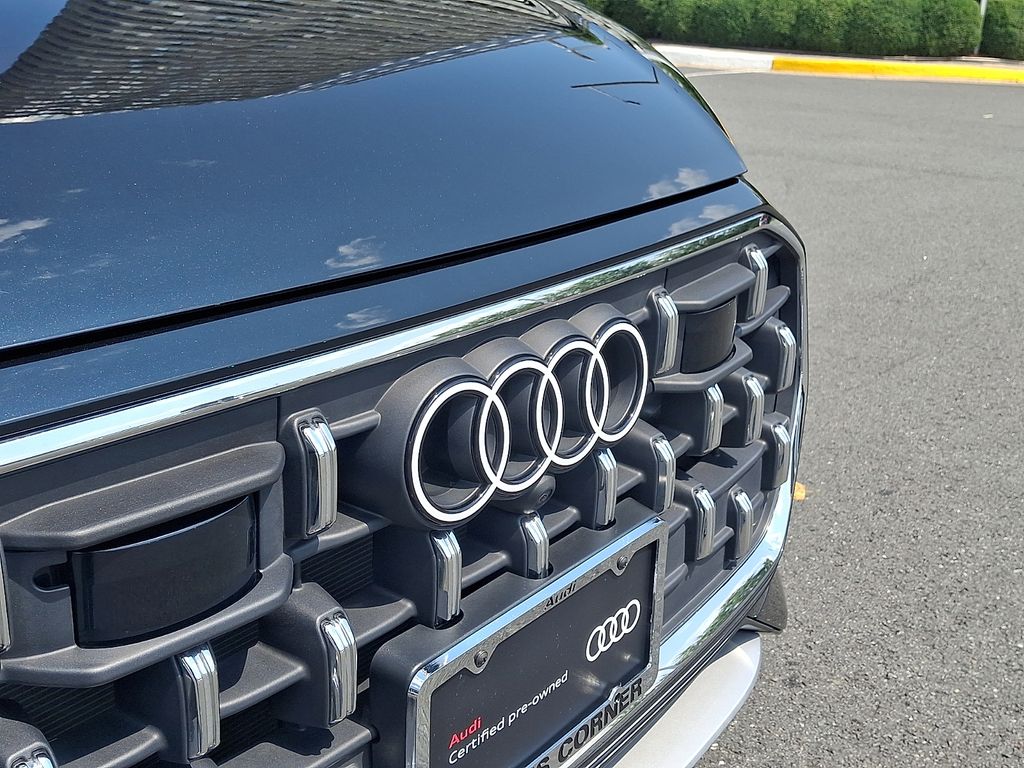 Thumbnail: 2025 Audi Q8 - 31