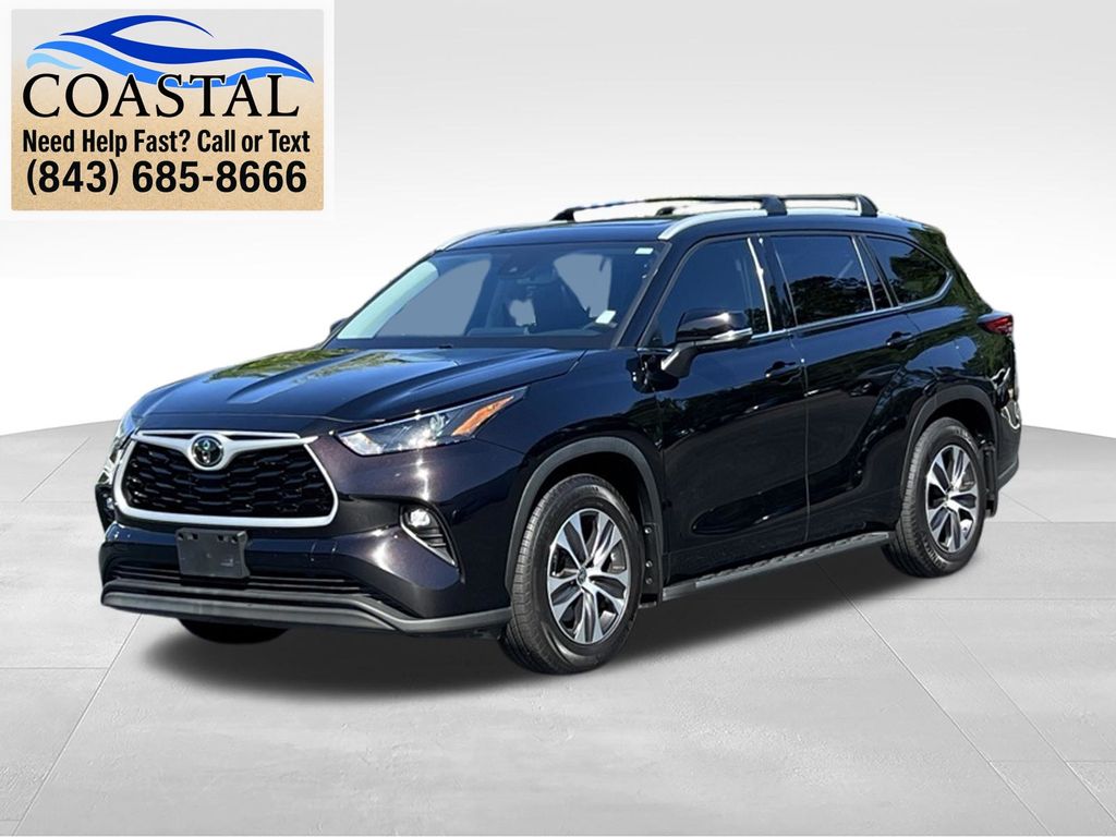 2022 Toyota Highlander XLE Brown at Davis Toyota of Orangeburg