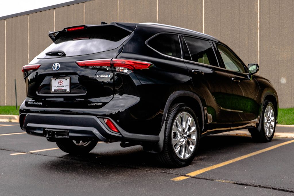 Used 2022 Toyota Highlander Hybrid SUV