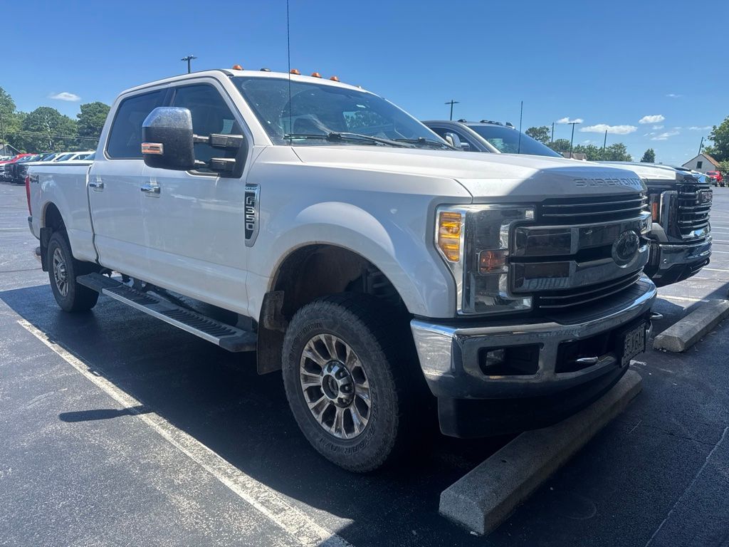 White Platinum Metallic Tri-Coat 2017 Ford F-350 Super Duty Pickup Truck Four-Wheel Drive 6-Speed Automatic