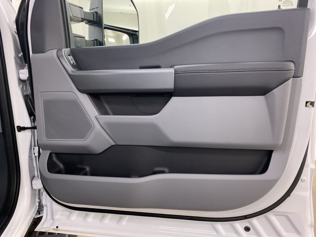 2025 Ford F-250SD XLT photo