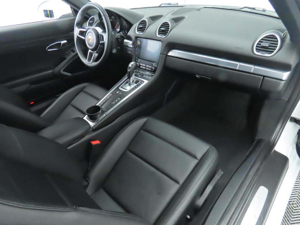 Thumbnail: 2019 Porsche 718 Cayman - 17