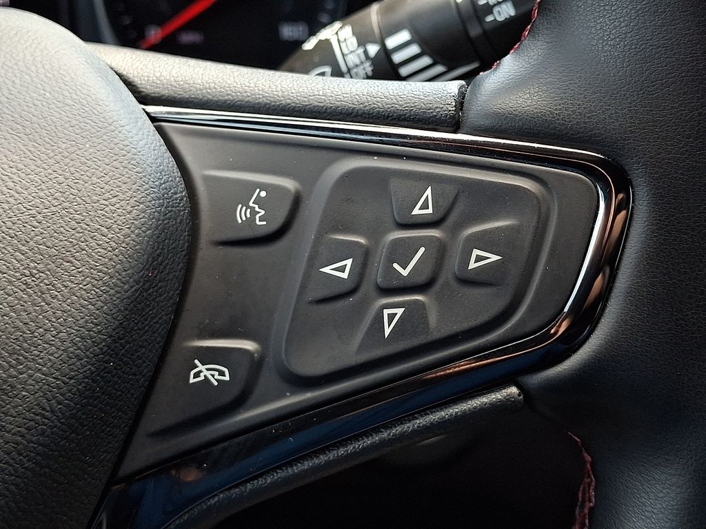 used 2023 Chevrolet Equinox car, priced at $25,408