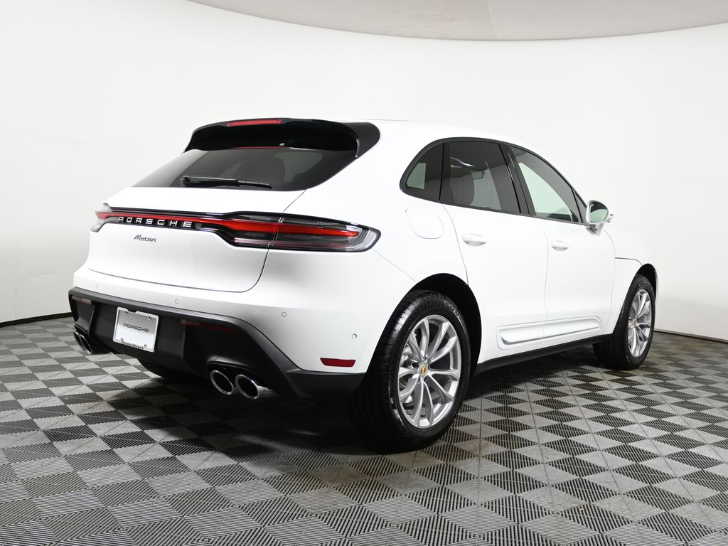 Thumbnail: 2025 Porsche Macan - 7