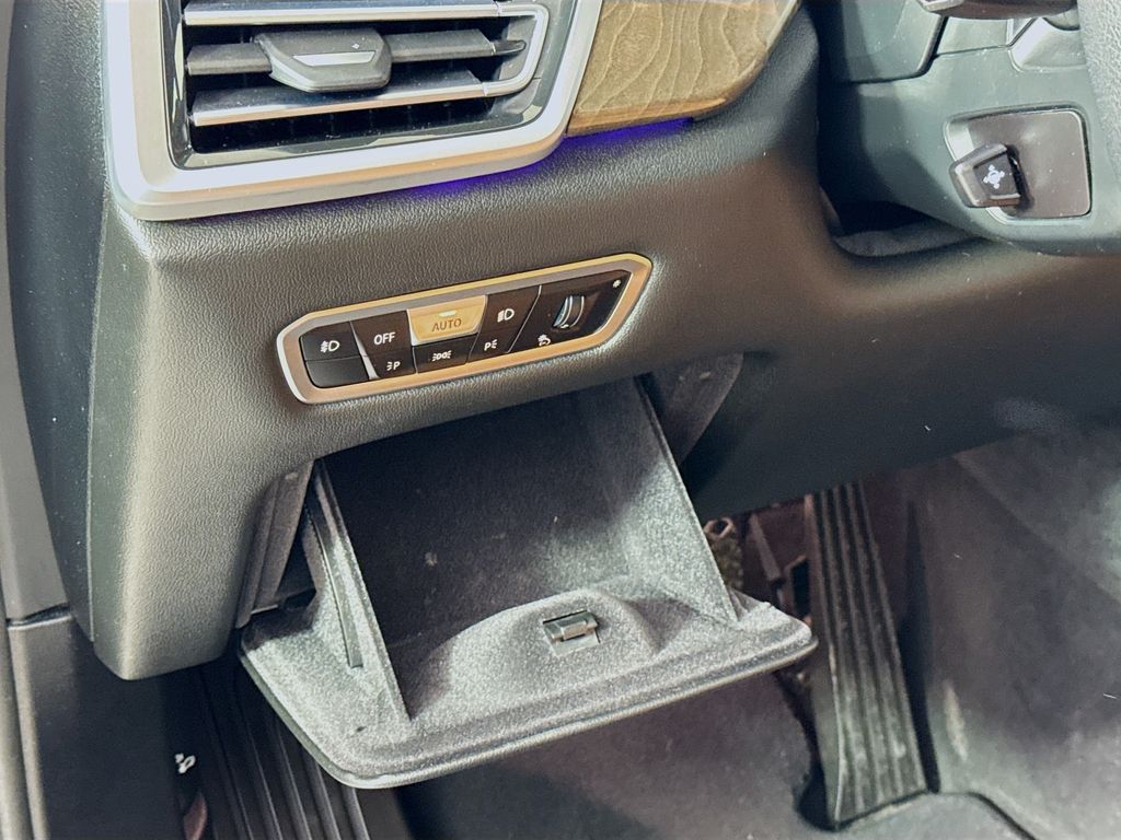 Thumbnail: 2021 BMW X5 - 10