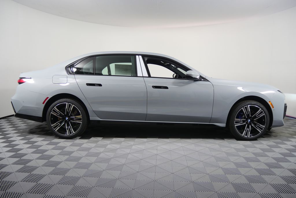 Thumbnail: 2025 BMW 7 Series - 2