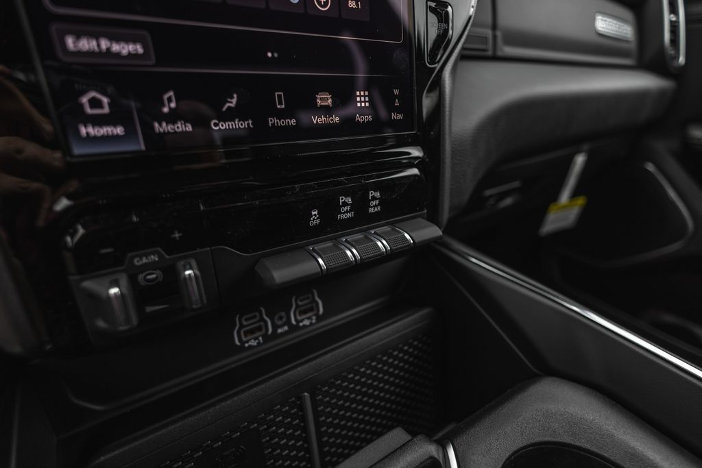 2026 Ram 1500 Laramie thumbnail 20