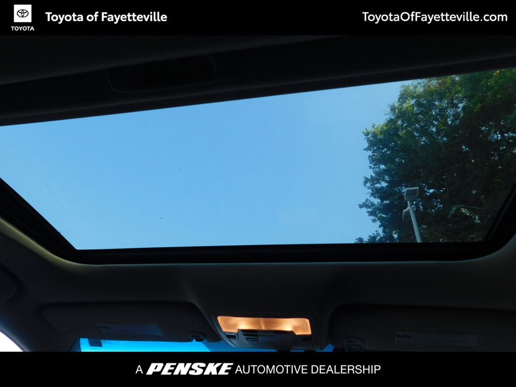 Thumbnail: 2013 Toyota Avalon - 6