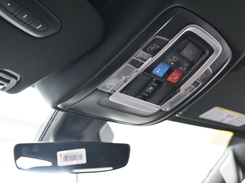 New 2026 Diamond Black Crystal Pearlcoat Ram Limited image 20