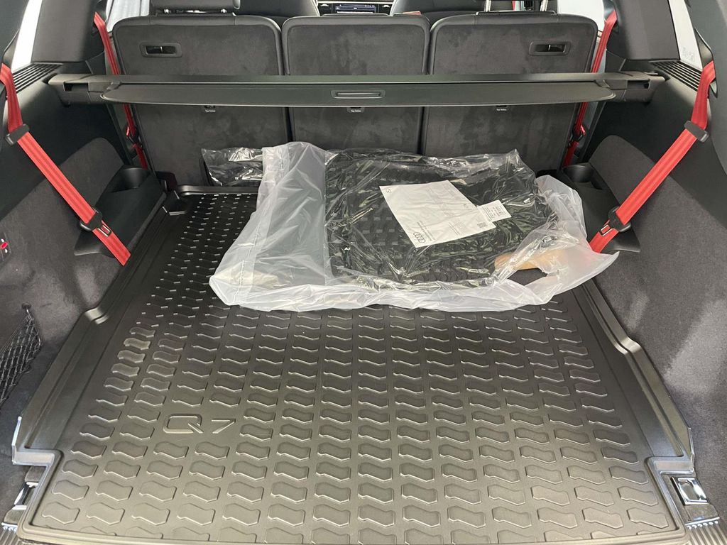2026 Audi Q7 55 Prestige Gray at Luther Ford