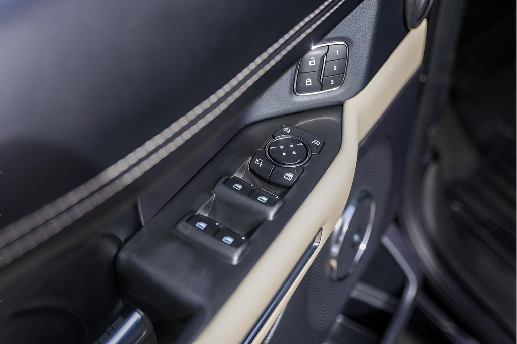 Used Car 2020 Ford Expedition  Platinum For Sale Under $30,000 In Austin, Texas