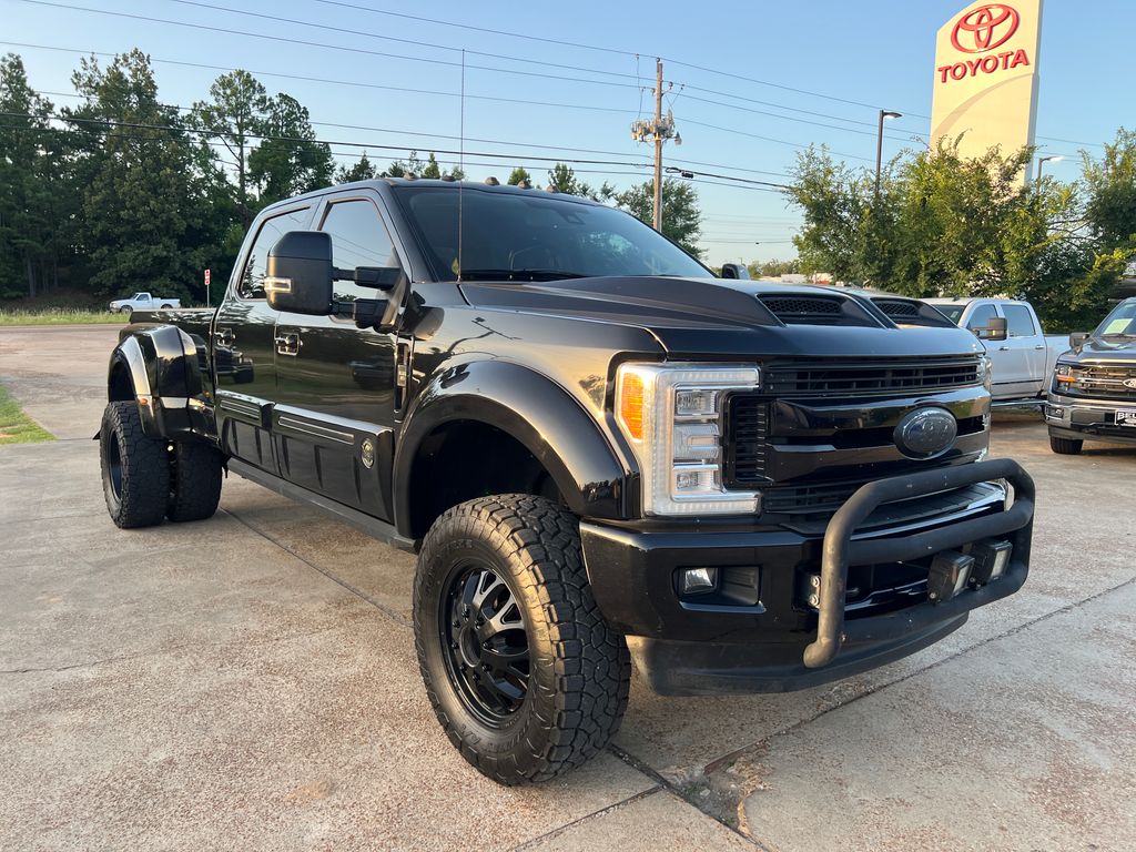  2018 Ford F-350 Super Duty Lariat Crew Cab LB DRW 4WD   