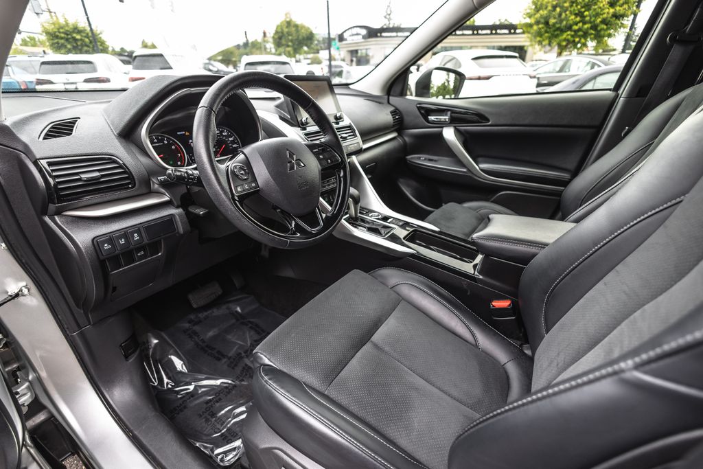 2025 Mitsubishi Eclipse Cross SE thumbnail 11
