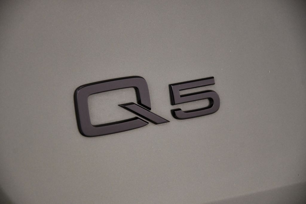 2024 Audi Q5 e Premium Plus 9