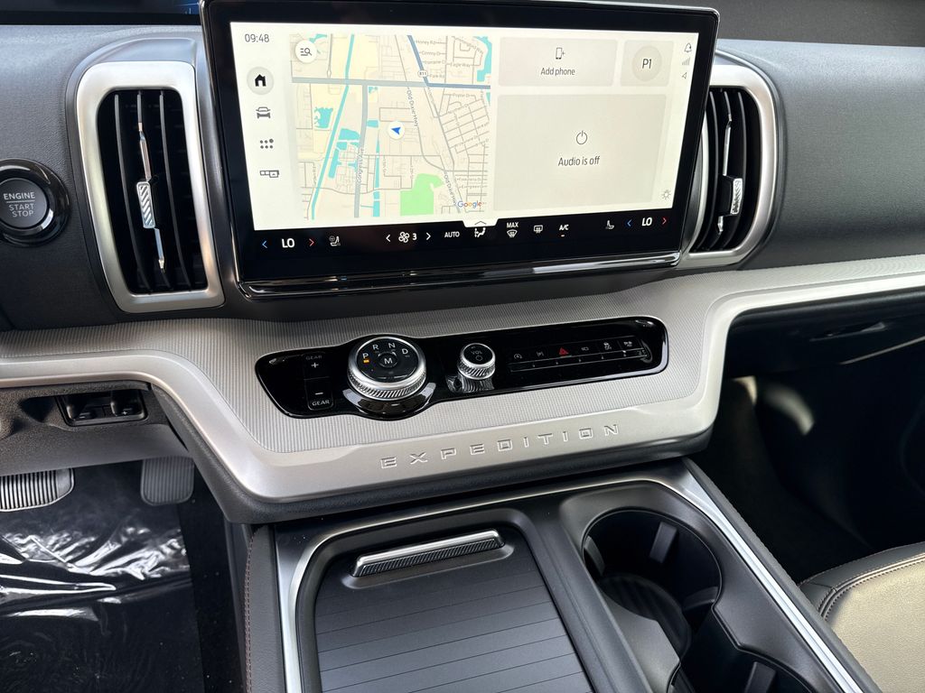 2025 Ford Expedition MAX photo 8