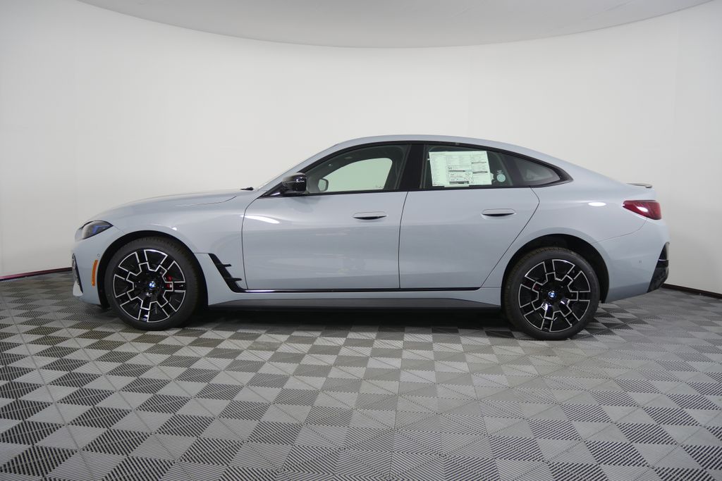 Thumbnail: 2026 BMW i4 - 6