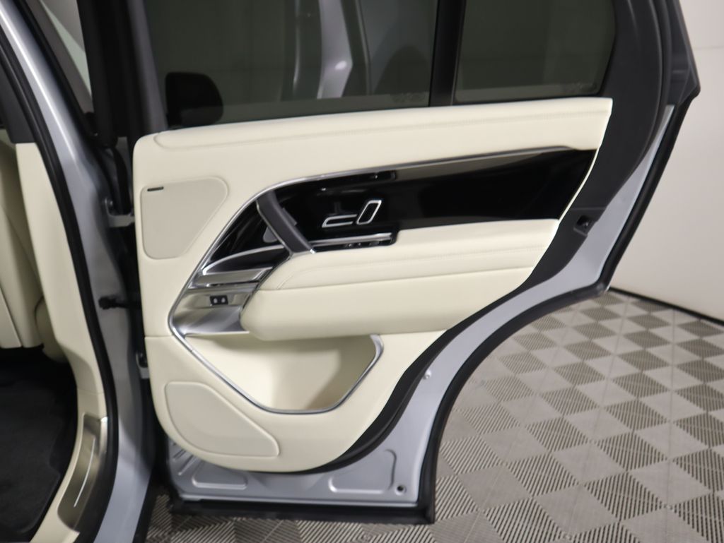 Thumbnail: 2023 Land Rover Range Rover - 28