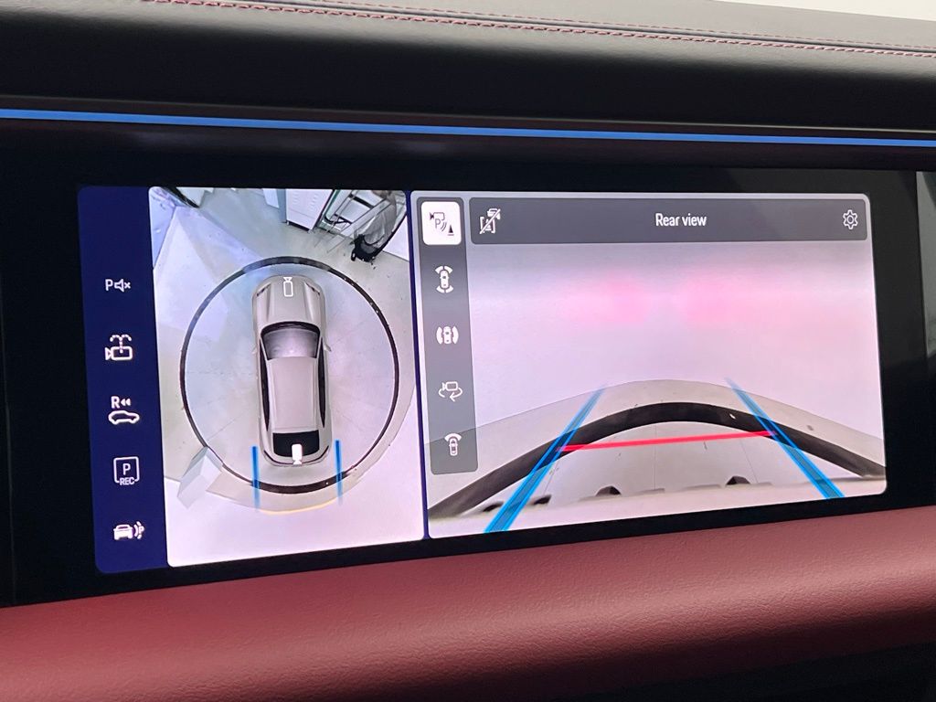 Thumbnail: 2026 Porsche Macan - 15